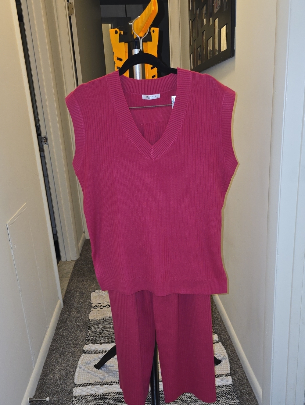Sleeveless V-Neck Knit Top & Pant Set - Fuchsia